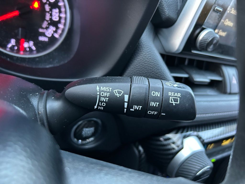 Thumbnail: 2021 Toyota RAV4 - 21