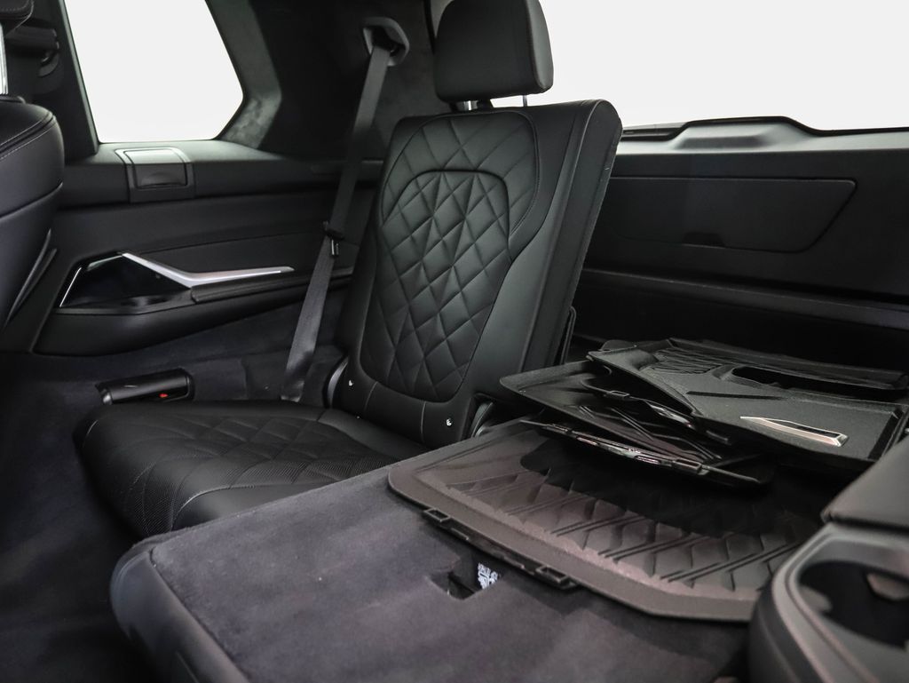 Thumbnail: 2024 BMW X7 - 23