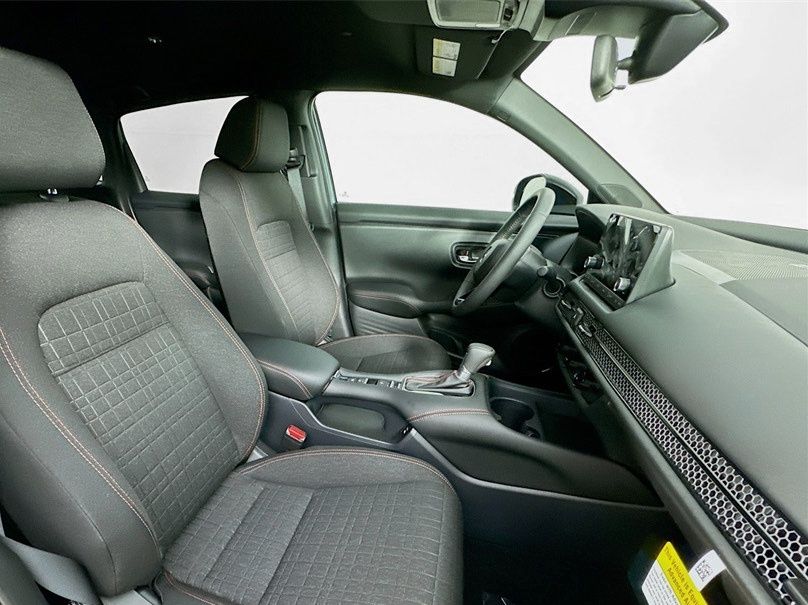 2025 Honda HR-V Sport photo