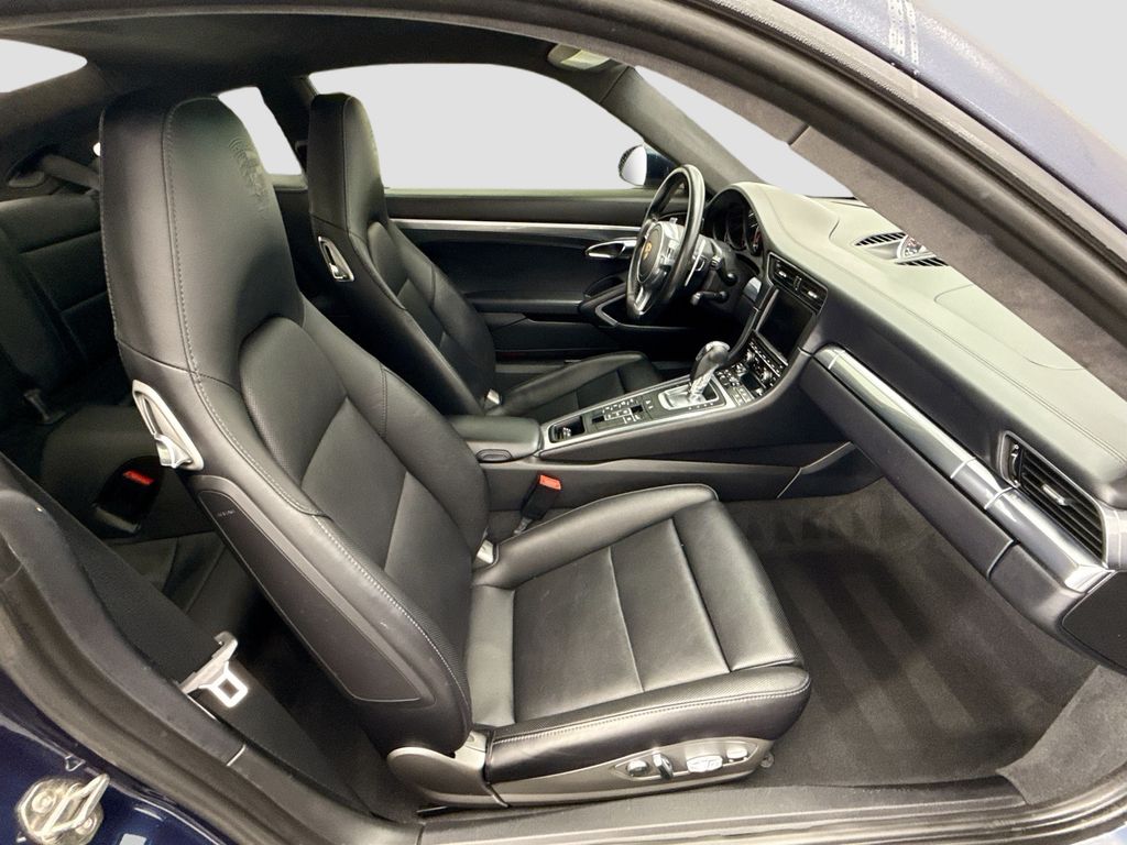 Thumbnail: 2016 Porsche 911 - 22