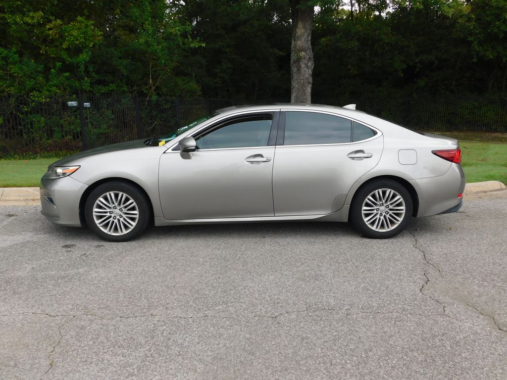 Thumbnail: 2016 Lexus ES - 2