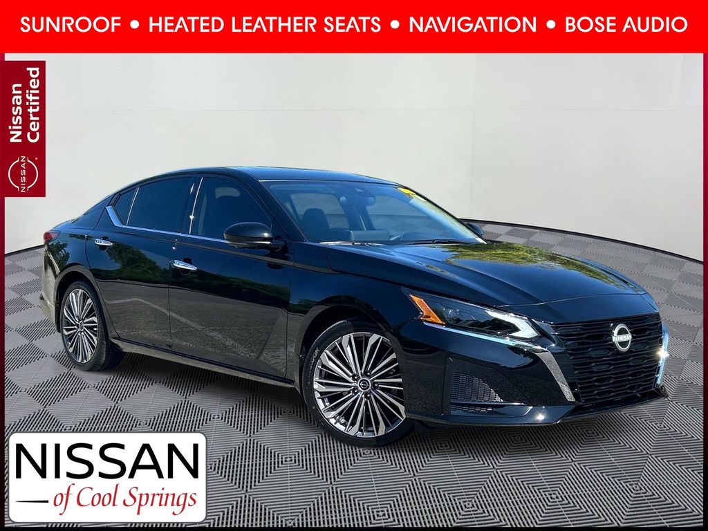 Super Black 2025 Nissan Altima Sedan Front-Wheel Drive Continuously Variable Transmission