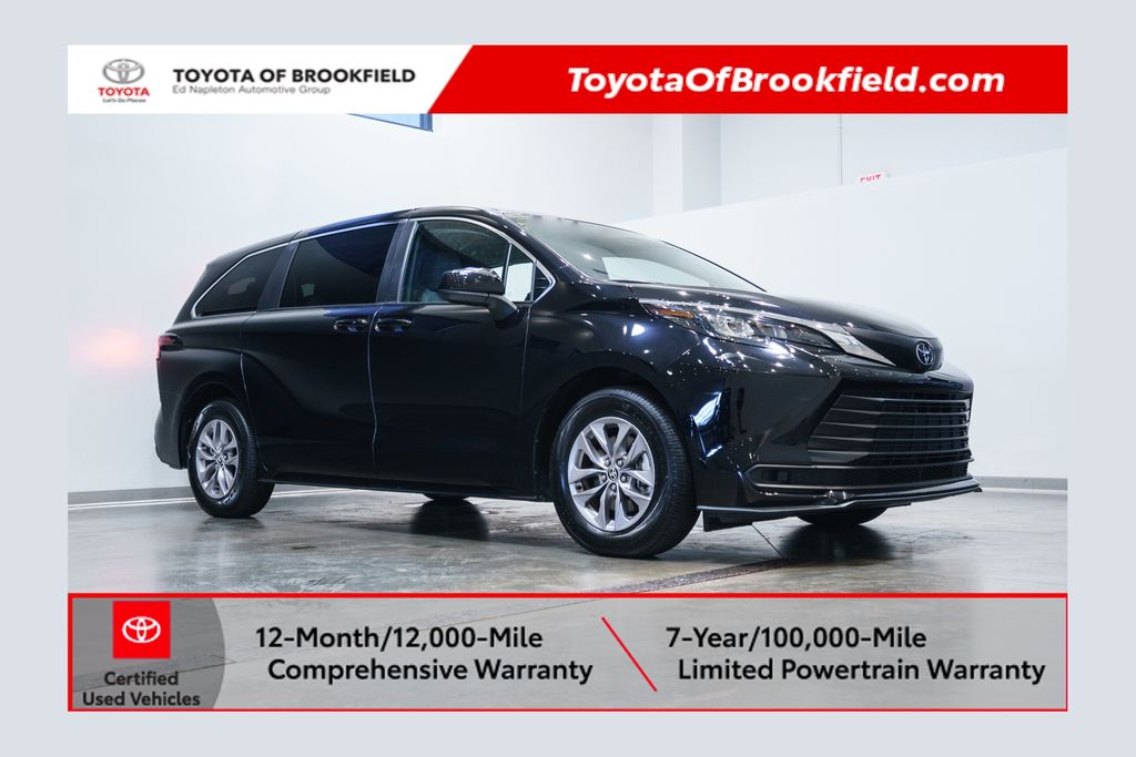 2026 Toyota Sienna LE 8-Passenger FWD