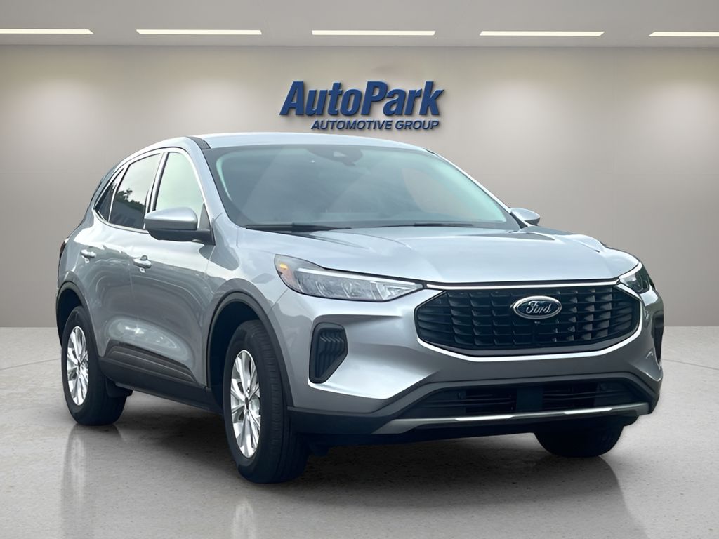 Iconic Silver Metallic 2023 Ford Escape SUV / Crossover All-Wheel Drive 8-Speed Automatic