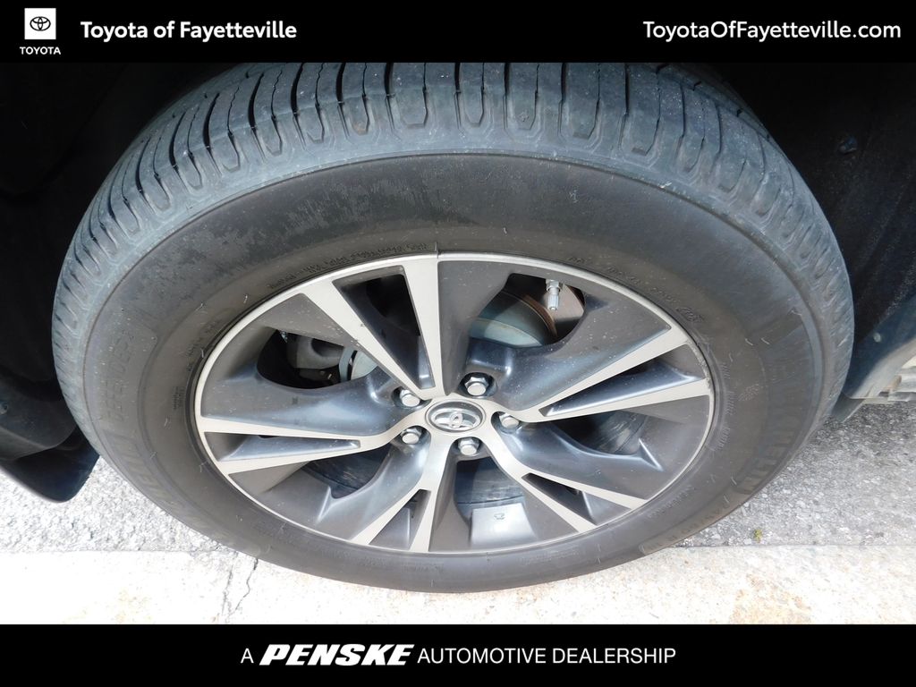 Thumbnail: 2016 Toyota Highlander - 8