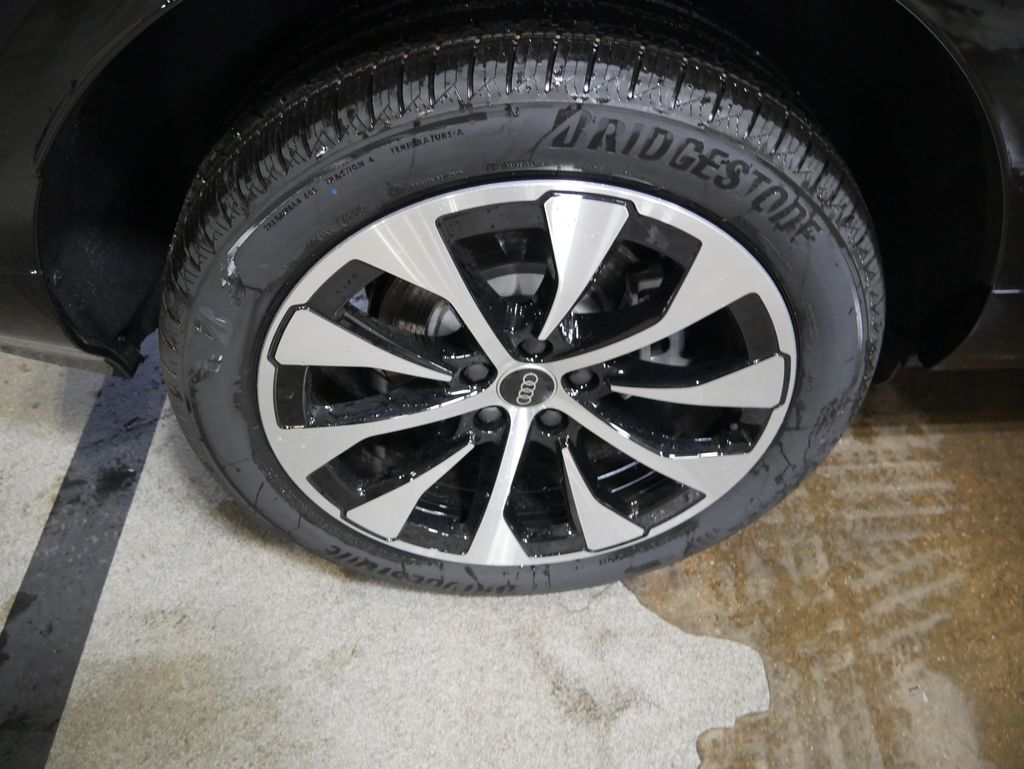 Thumbnail: 2026 Audi Q3 - 14