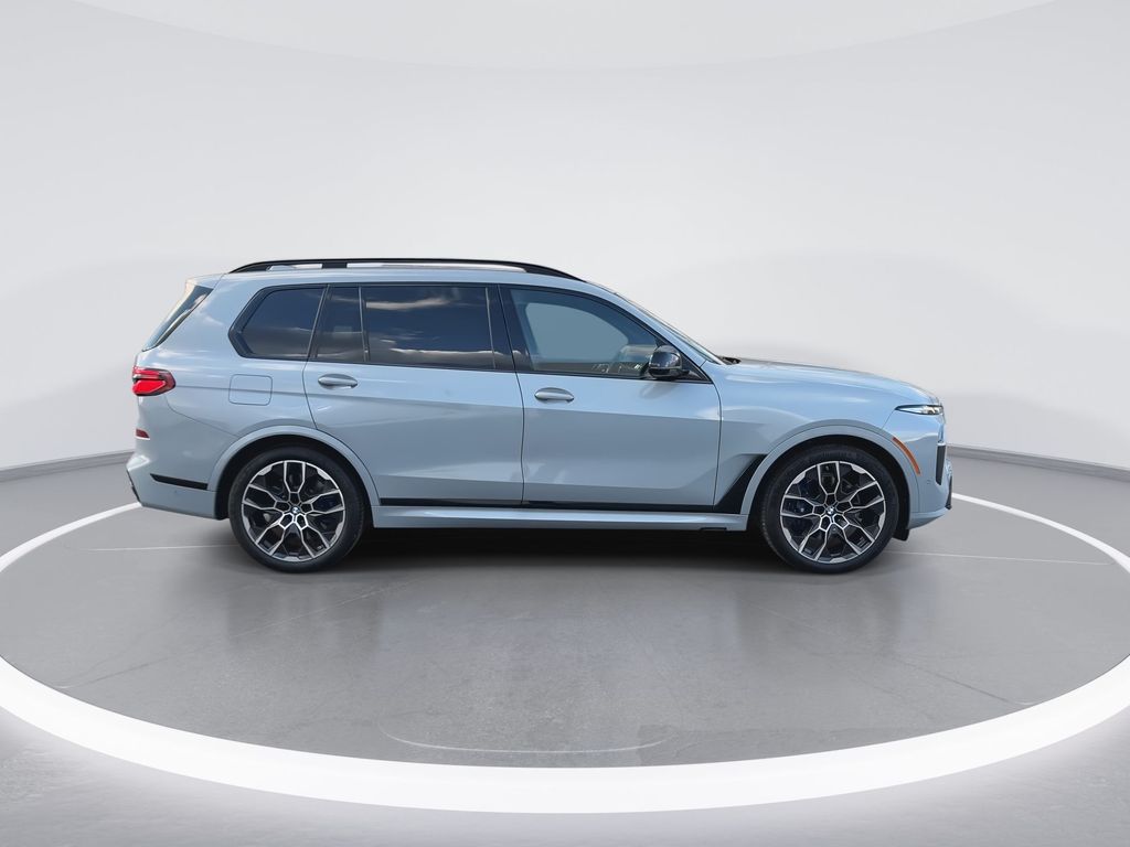 2025 BMW X7 M60i 9