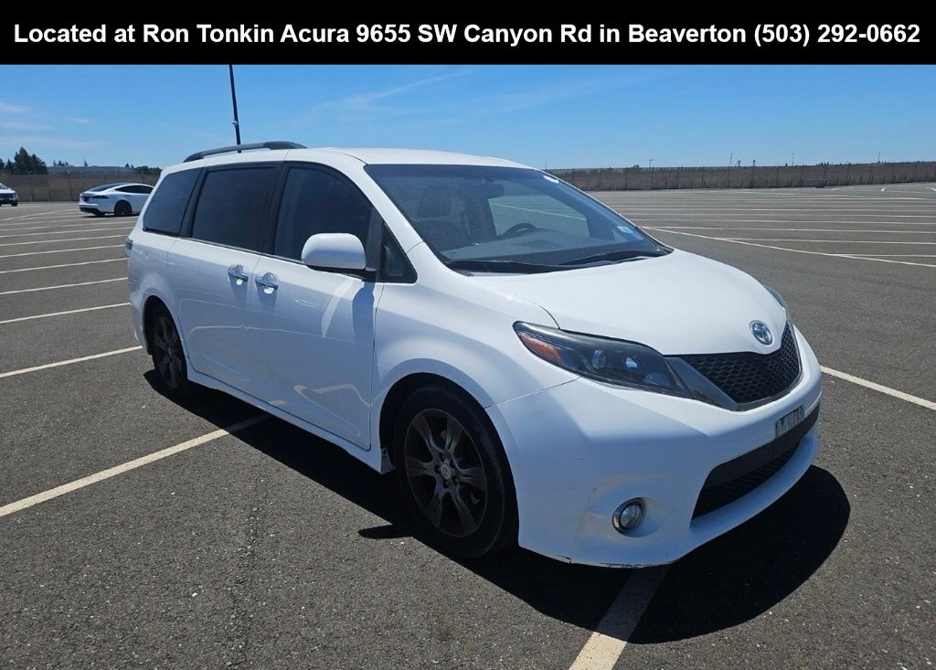 Super White 2015 Toyota Sienna Minivan Front-Wheel Drive 6-Speed Automatic Overdrive