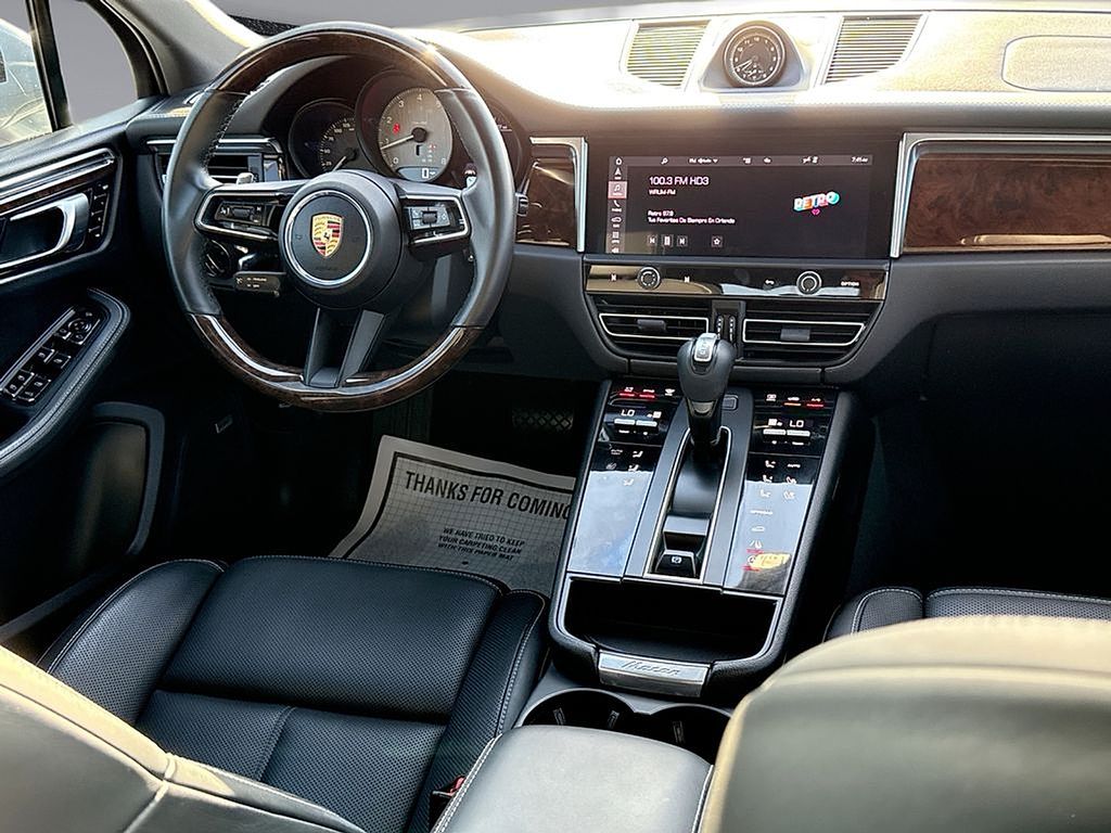 Thumbnail: 2022 Porsche Macan - 19