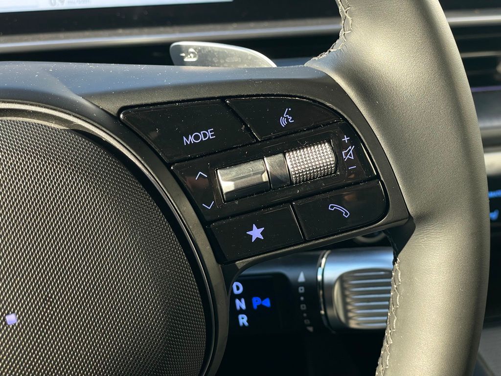 Thumbnail: 2023 Hyundai Ioniq 6 - 14