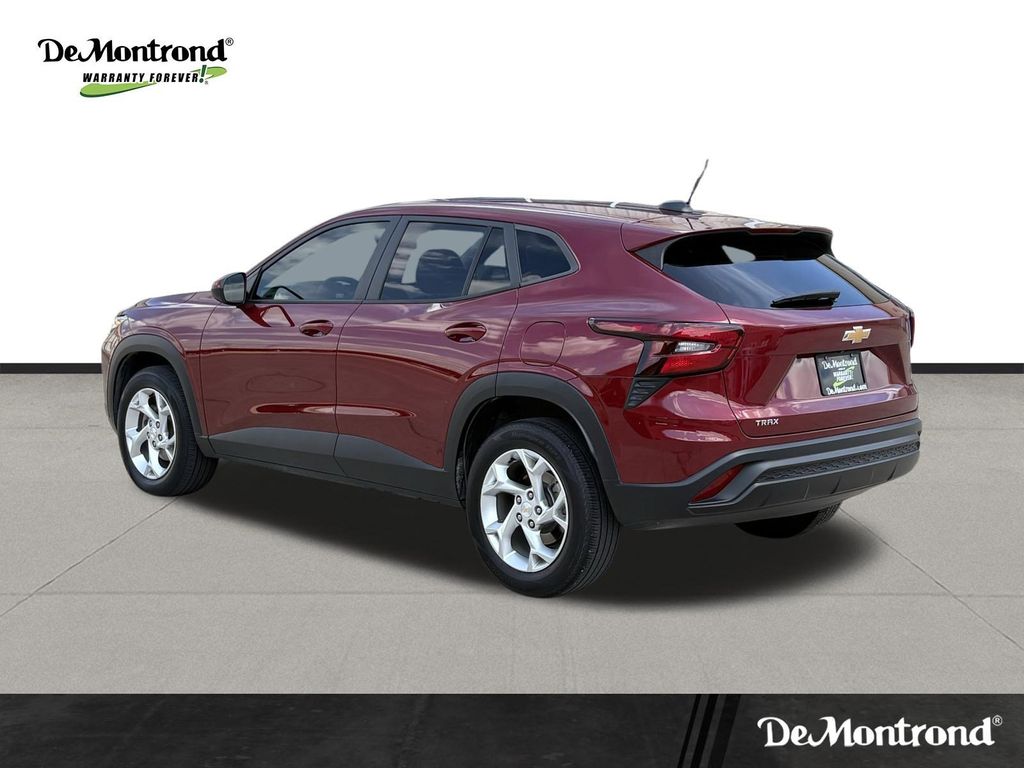 2024 Chevrolet Trax LS - 6