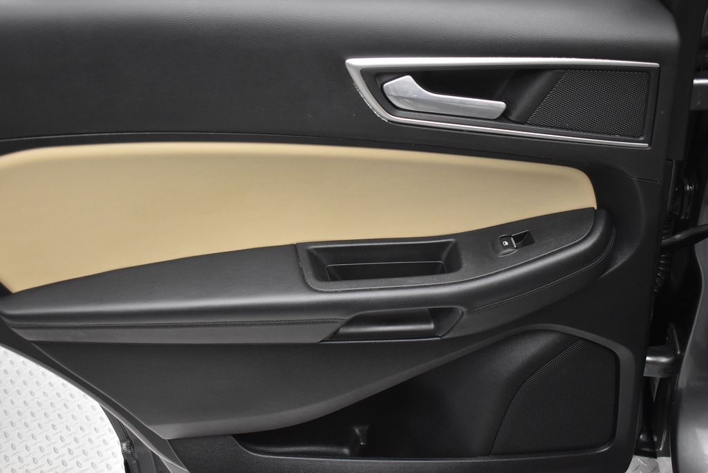 Thumbnail: 2023 Ford Edge - 31