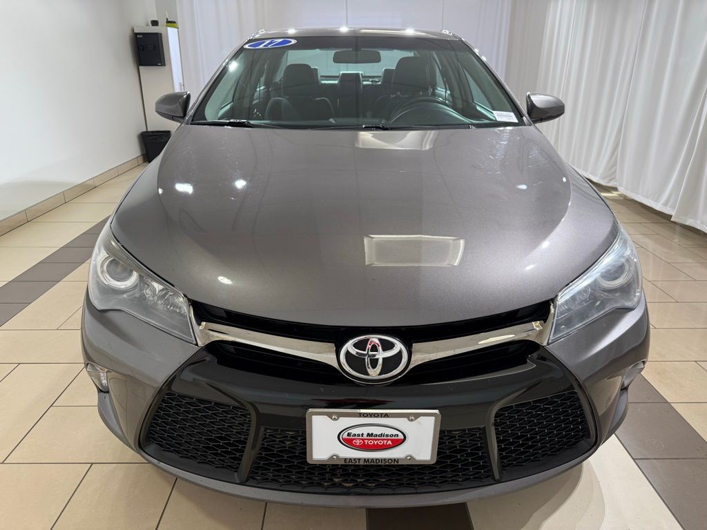 2017 Toyota Camry SE 8