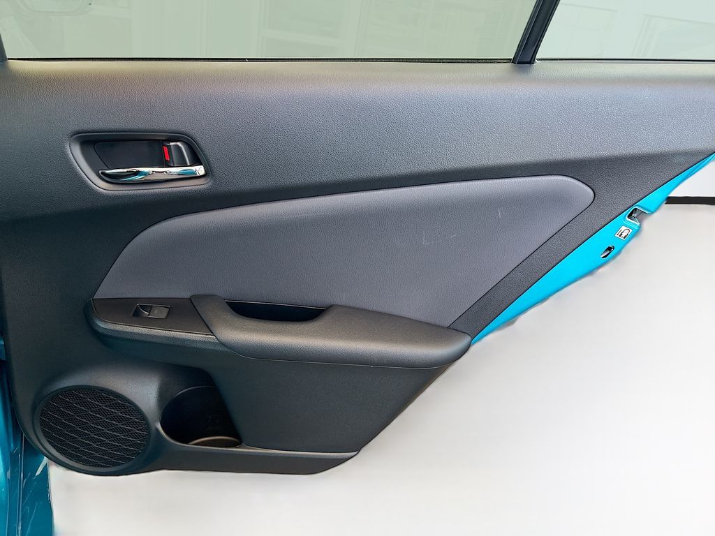Thumbnail: 2021 Toyota Prius Prime - 26