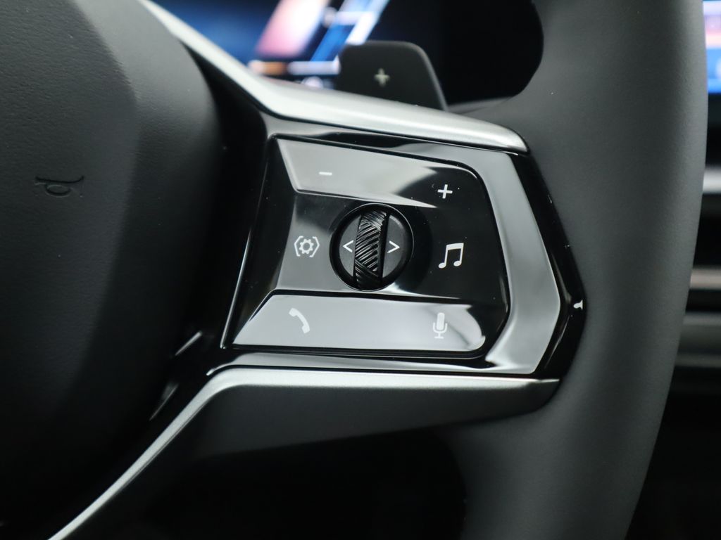 Thumbnail: 2025 BMW 5 Series - 12