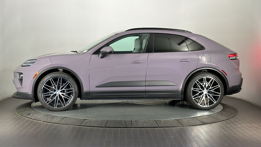 2024 Porsche Macan T 2