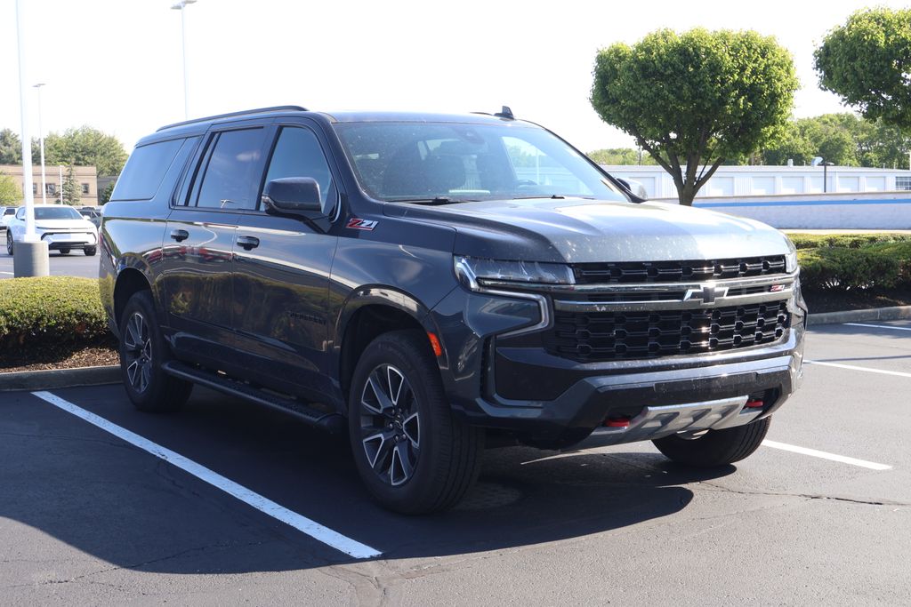 Thumbnail: 2022 Chevrolet Suburban - 3
