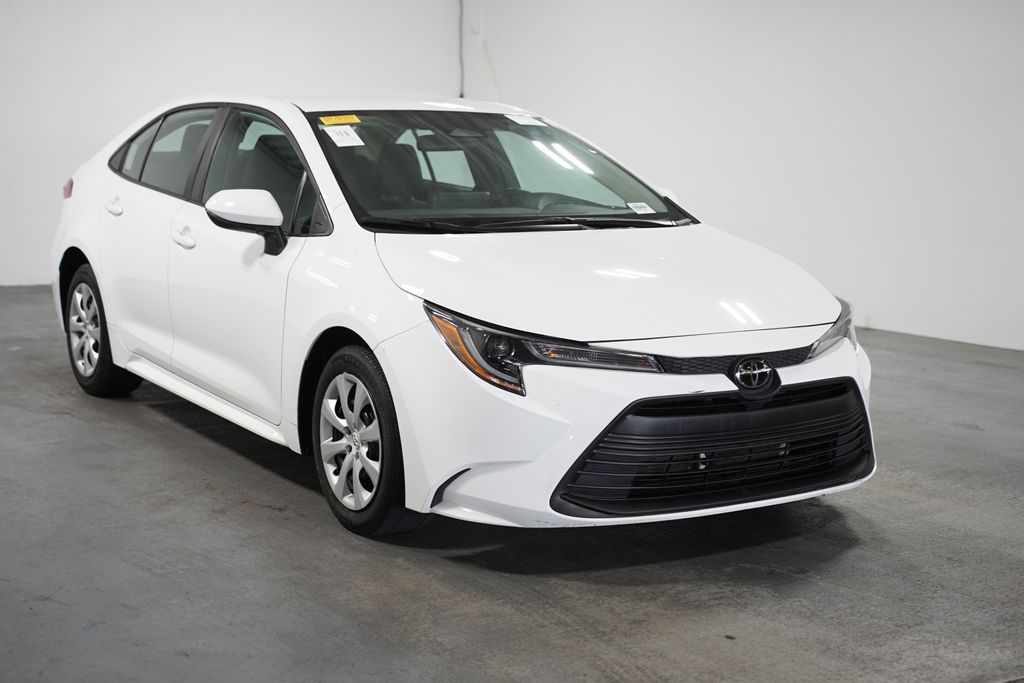 2023 Toyota Corolla LE 3
