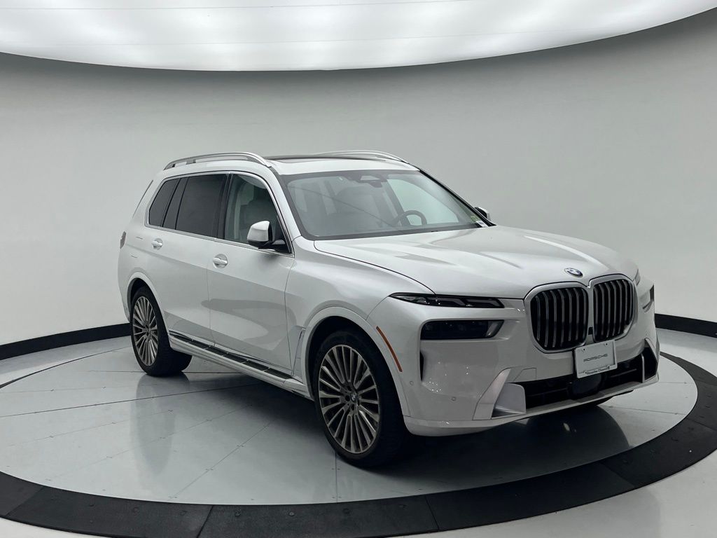 Thumbnail: 2023 BMW X7 - 3