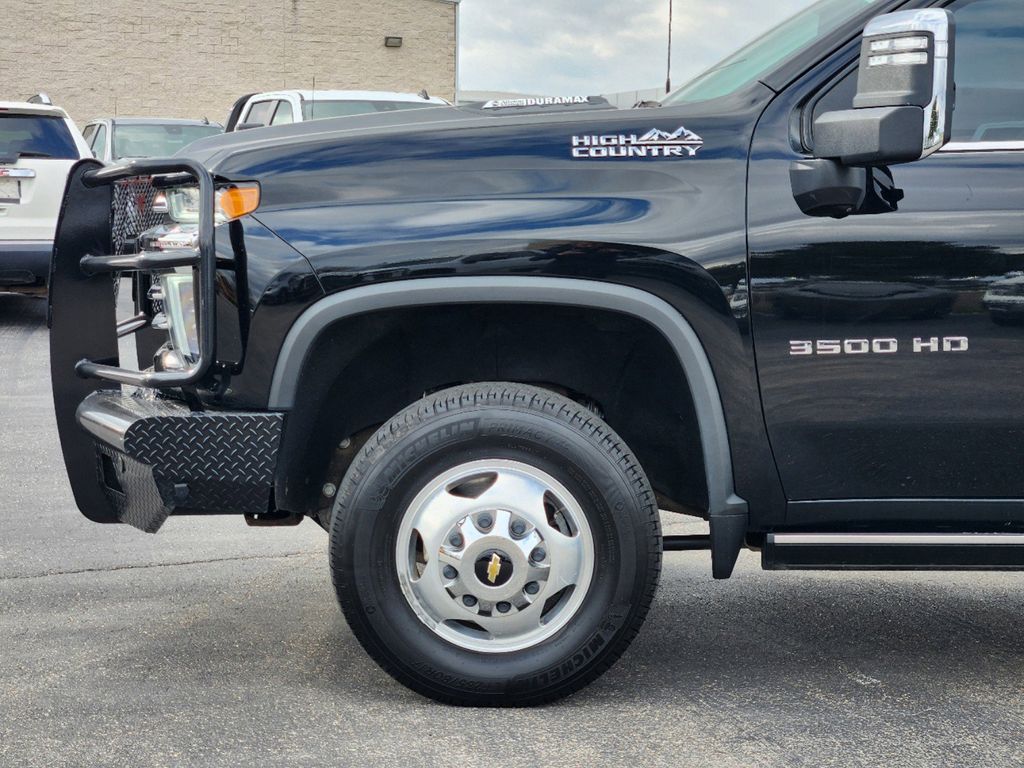 2022 Chevrolet Silverado 3500HD High Country 8