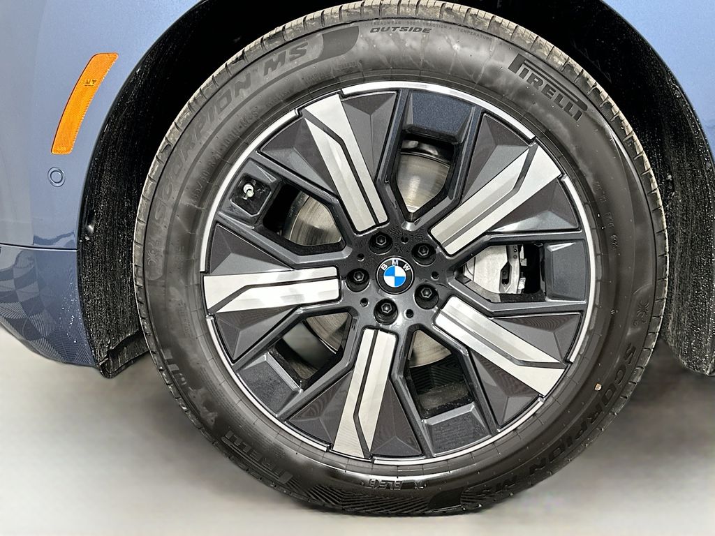 Thumbnail: 2026 BMW iX - 22