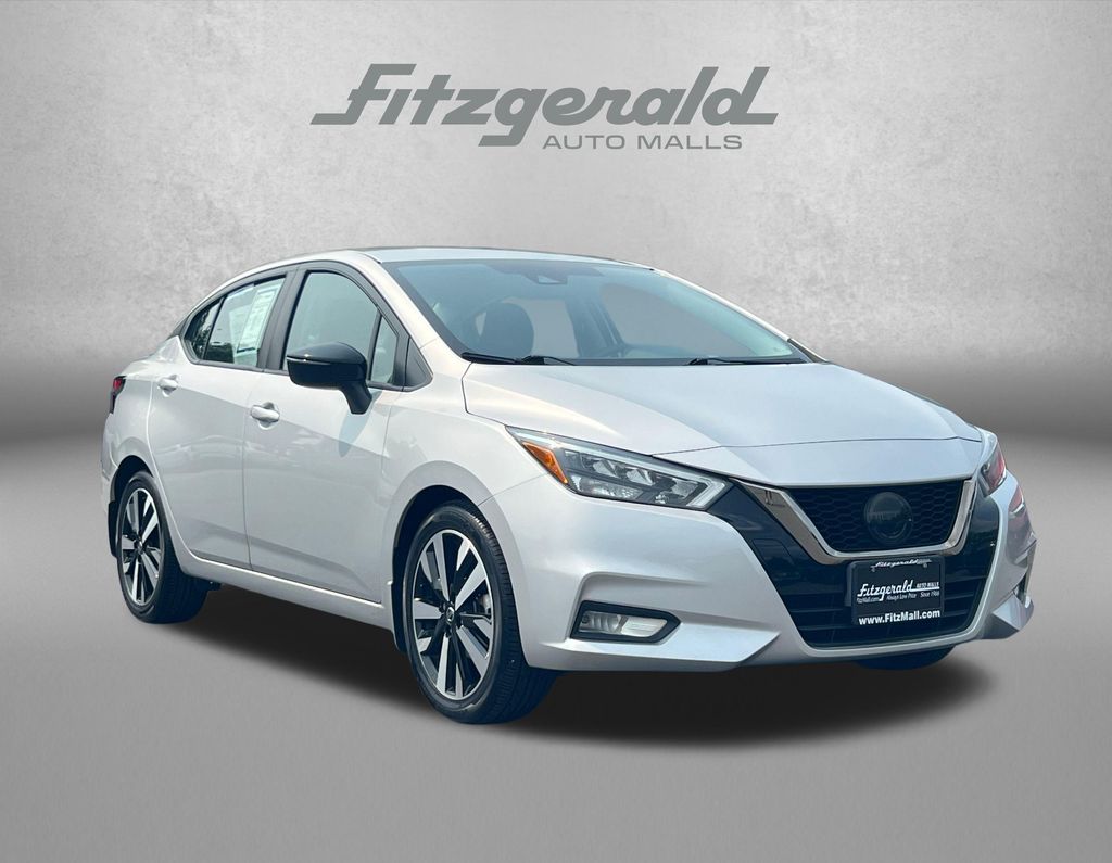 Brilliant Silver Metallic 2021 Nissan Versa Sedan Front-Wheel Drive Continuously Variable Transmission