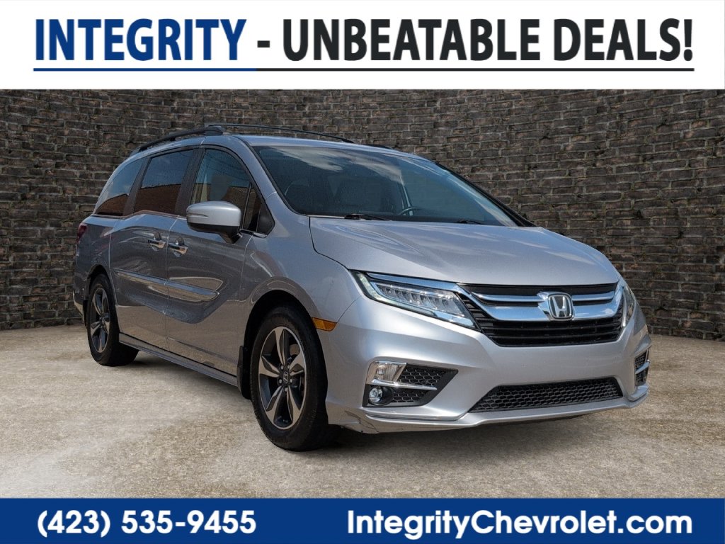  2018 Honda Odyssey Touring FWD   