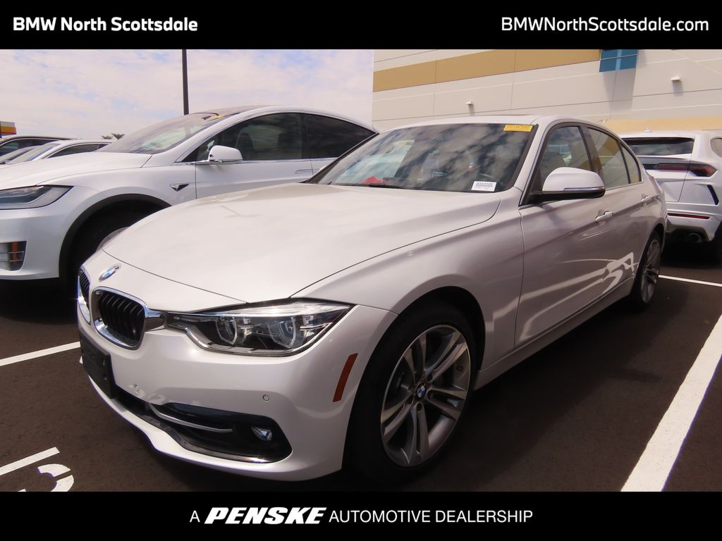 Thumbnail: 2017 BMW 3 Series - 1