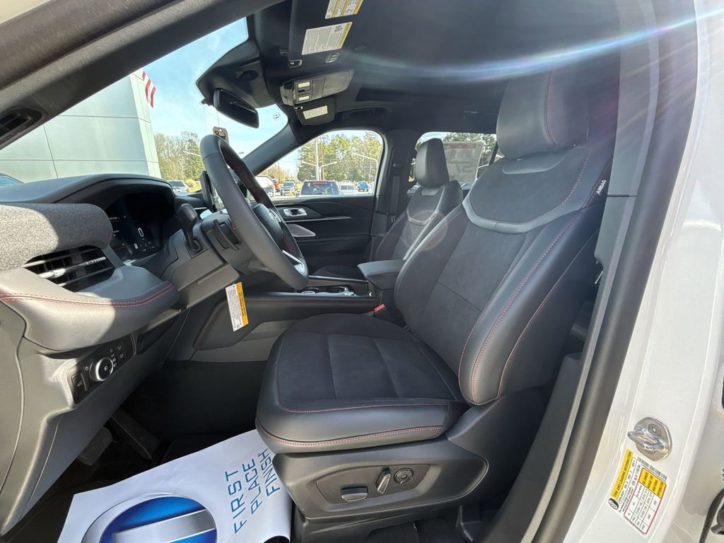 New 2026 Star White Metallic Tri-Coat Ford ST image 13