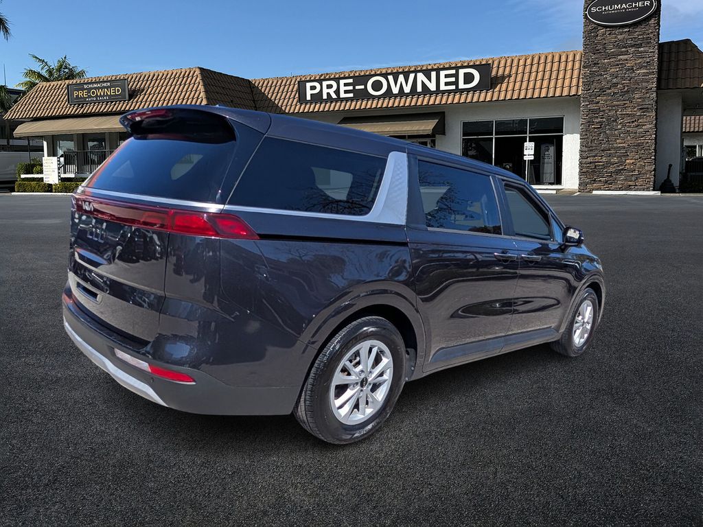 used 2023 Kia Carnival car, priced at $24,998