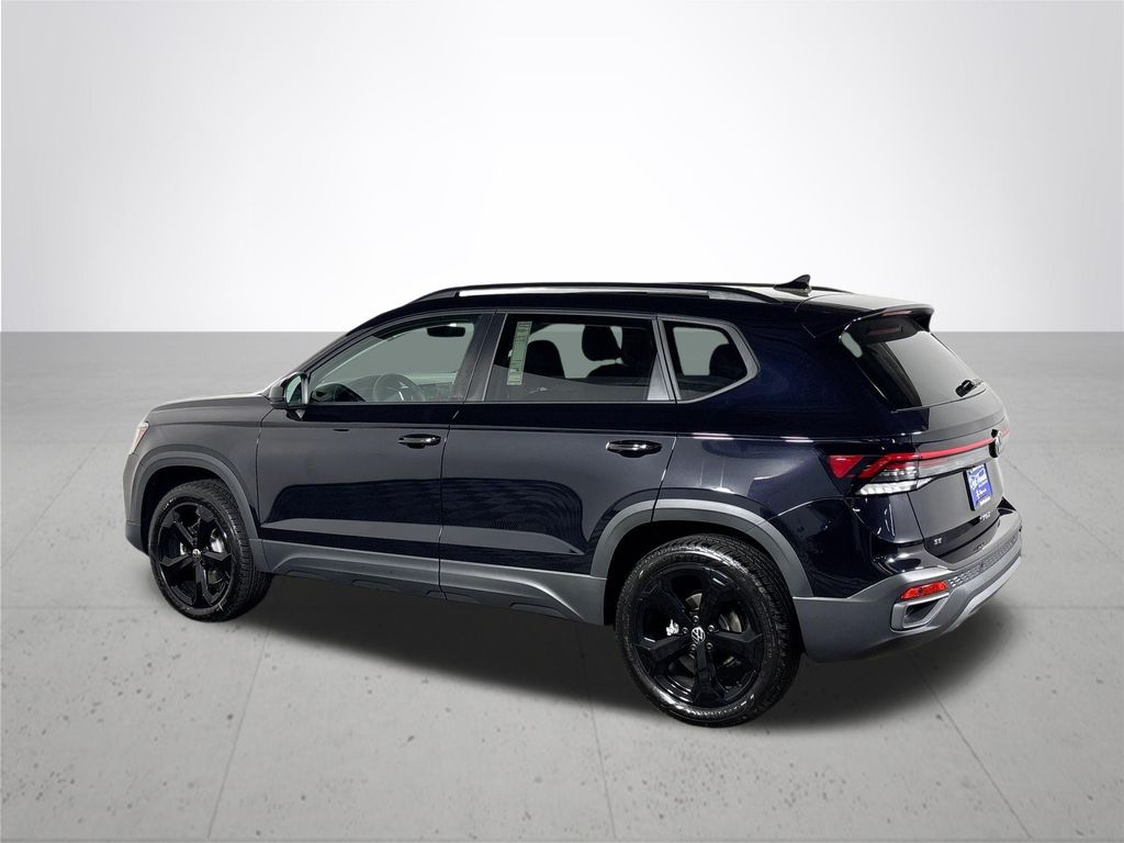2025 Volkswagen Taos 1.5T SE Black