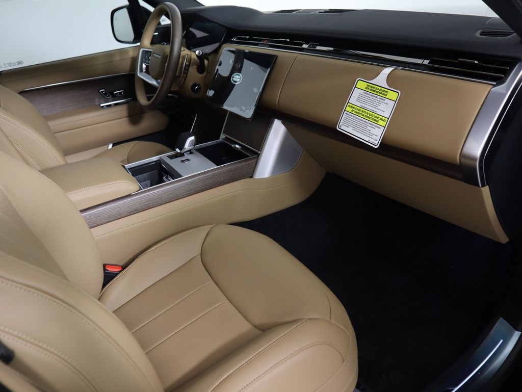 Thumbnail: 2025 Land Rover Range Rover - 18