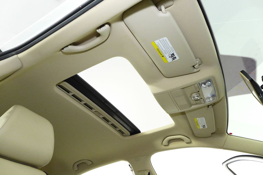 Thumbnail: 2013 Volkswagen Jetta - 18