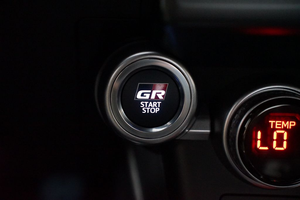 Thumbnail: 2025 Toyota GR86 - 21