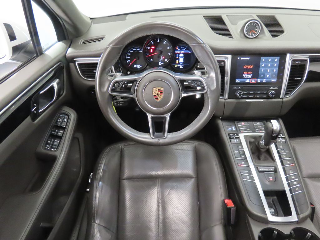 Thumbnail: 2017 Porsche Macan - 14