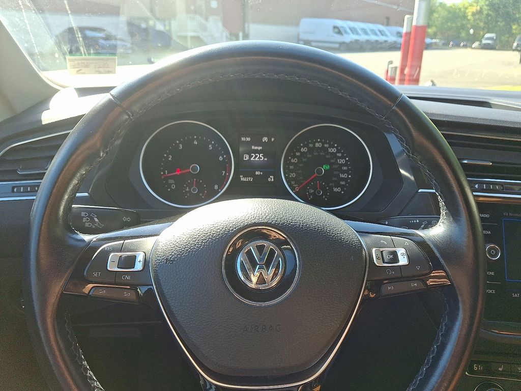 Thumbnail: 2018 Volkswagen Tiguan - 19