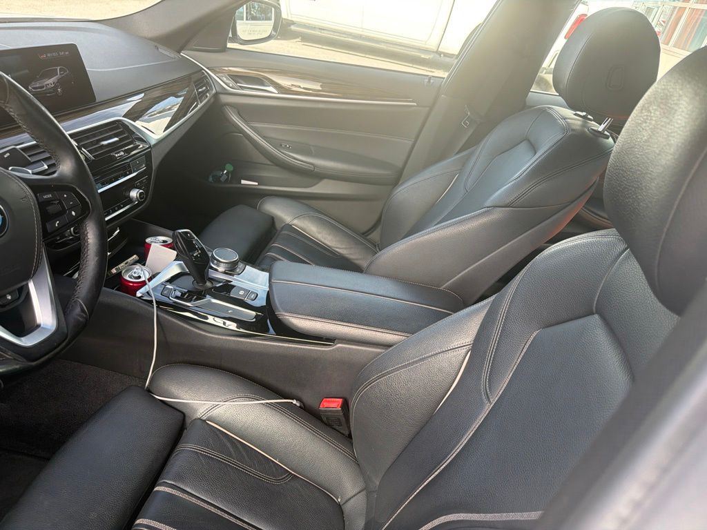 Used 2019 White Metallic BMW 540i xDrive image 24