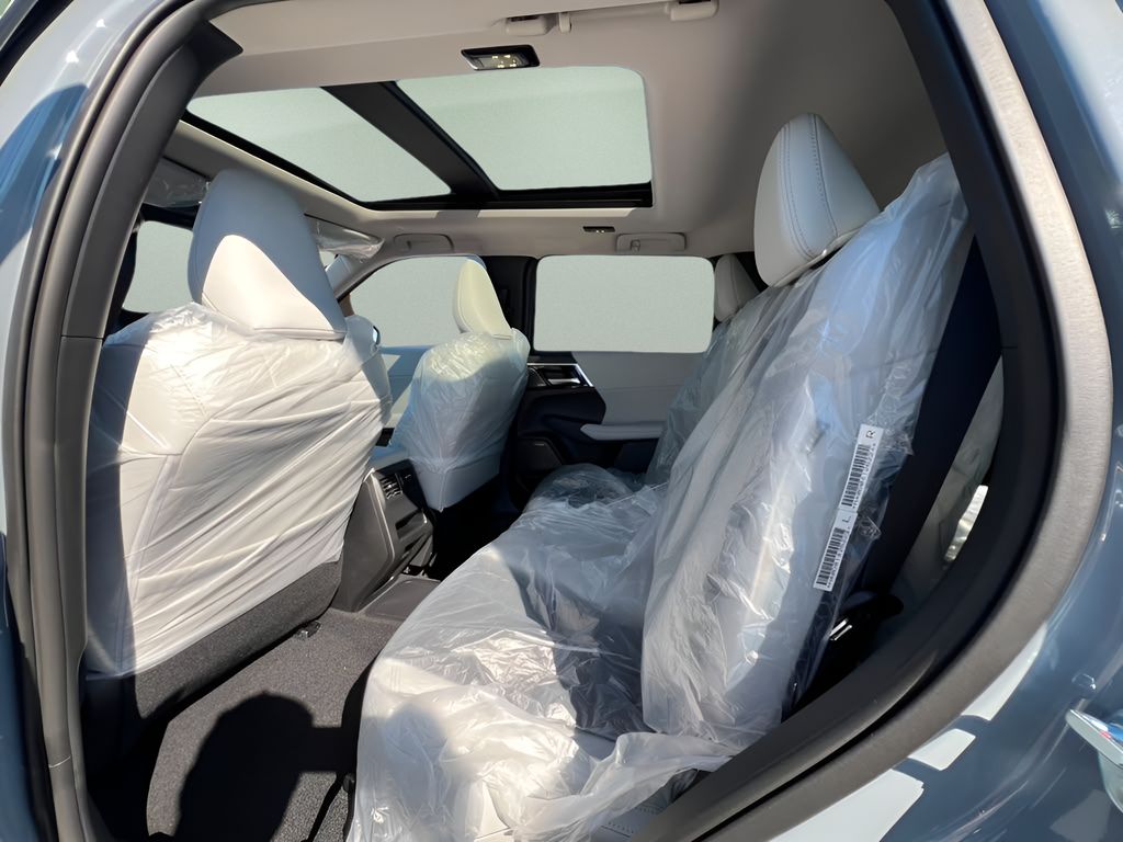 New 2026 Mitsubishi Outlander PHEV SUV