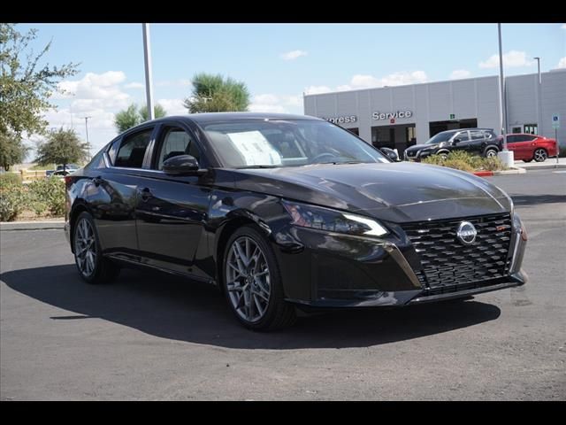 2024 Nissan Altima 2.0 SR 4