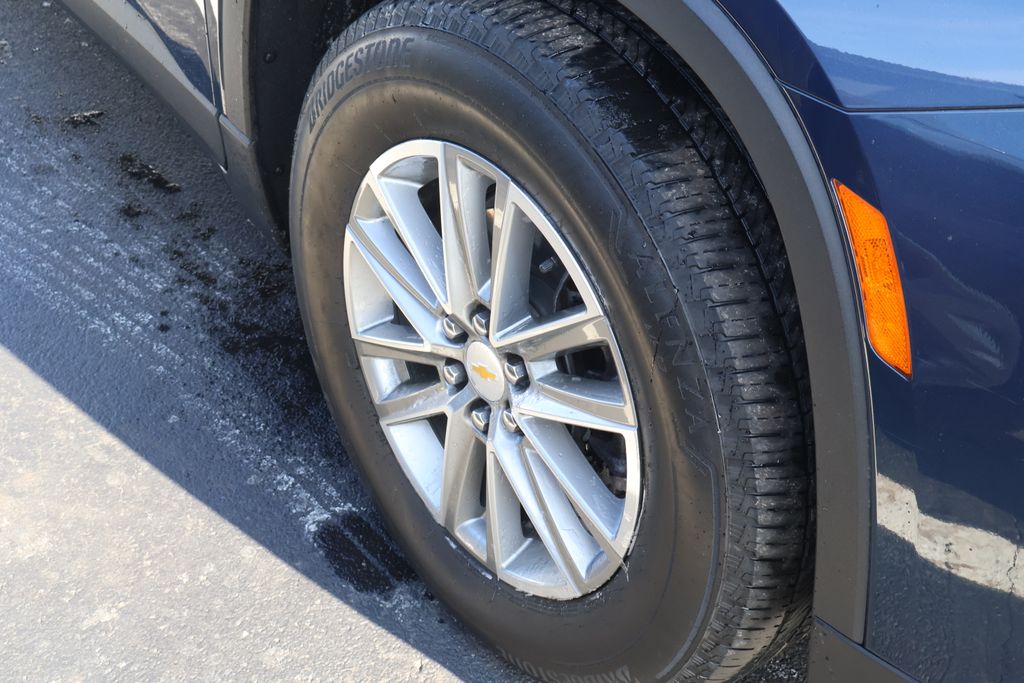 Thumbnail: 2023 Chevrolet Traverse - 5