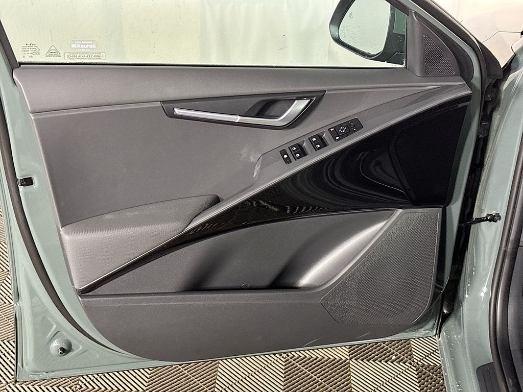 2025 Kia Niro EX