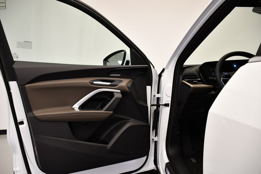 Thumbnail: 2025 Audi Q5 - 30