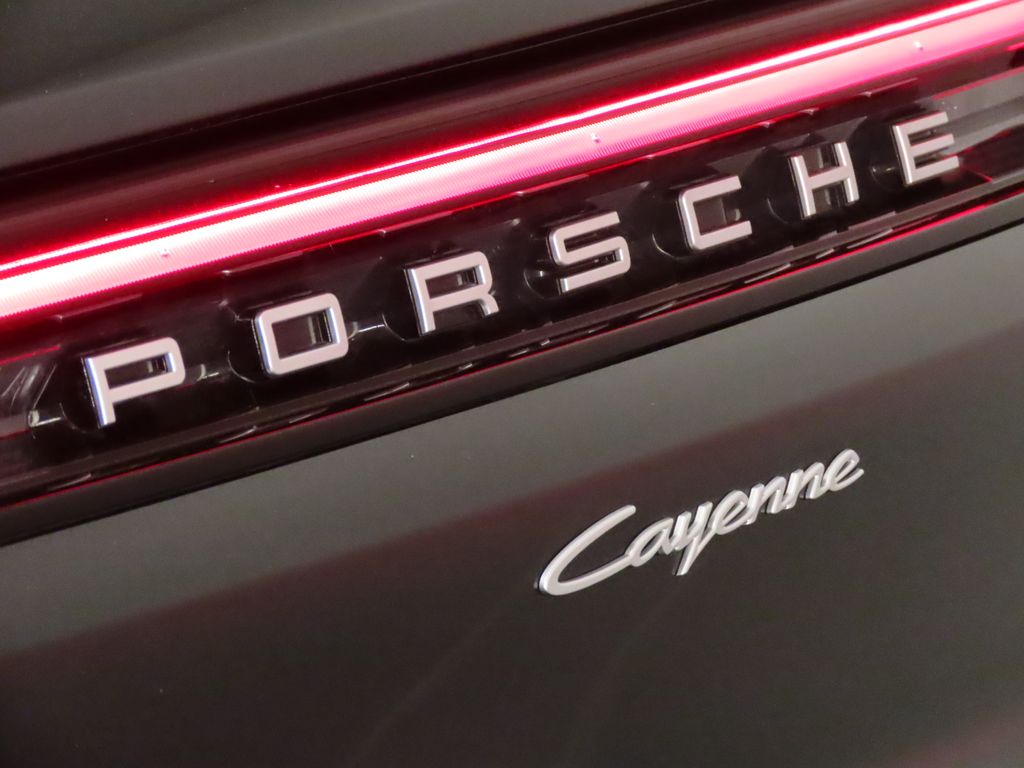 Thumbnail: 2024 Porsche Cayenne - 12