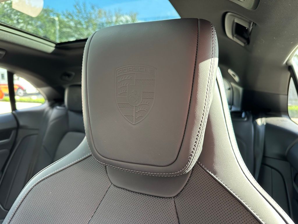 Thumbnail: 2025 Porsche Macan - 22