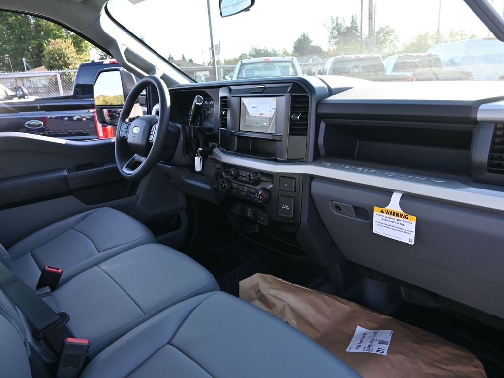 2026 Ford Super Duty F-550 DRW XL