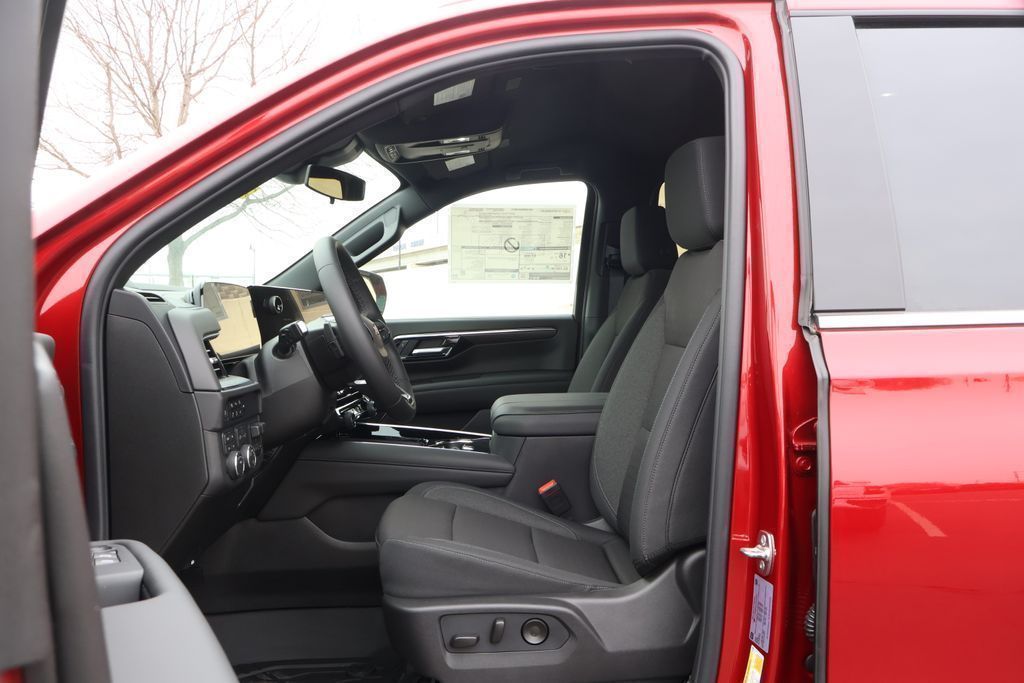 Thumbnail: 2026 Chevrolet Suburban - 15