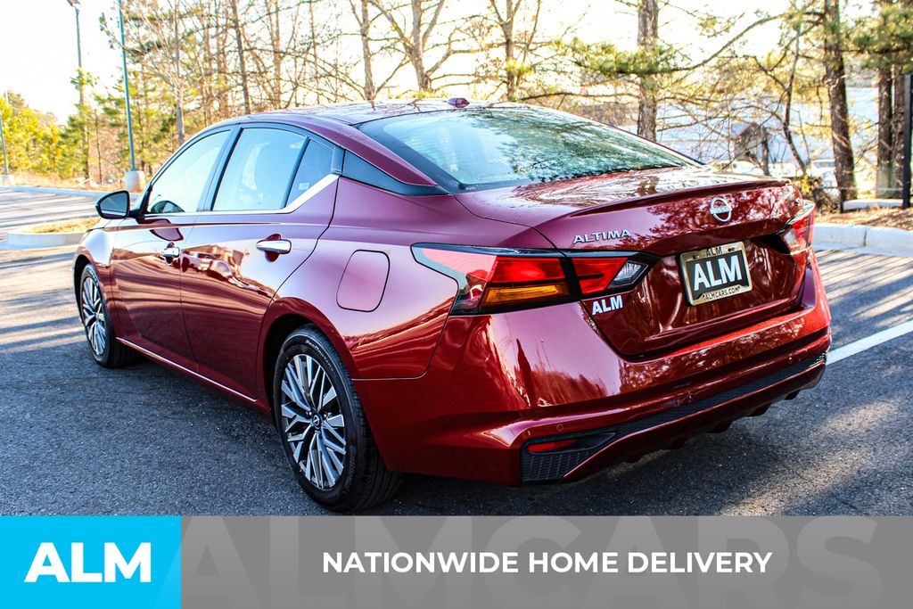 Used 2024 Red Nissan 2.5 SV image 5