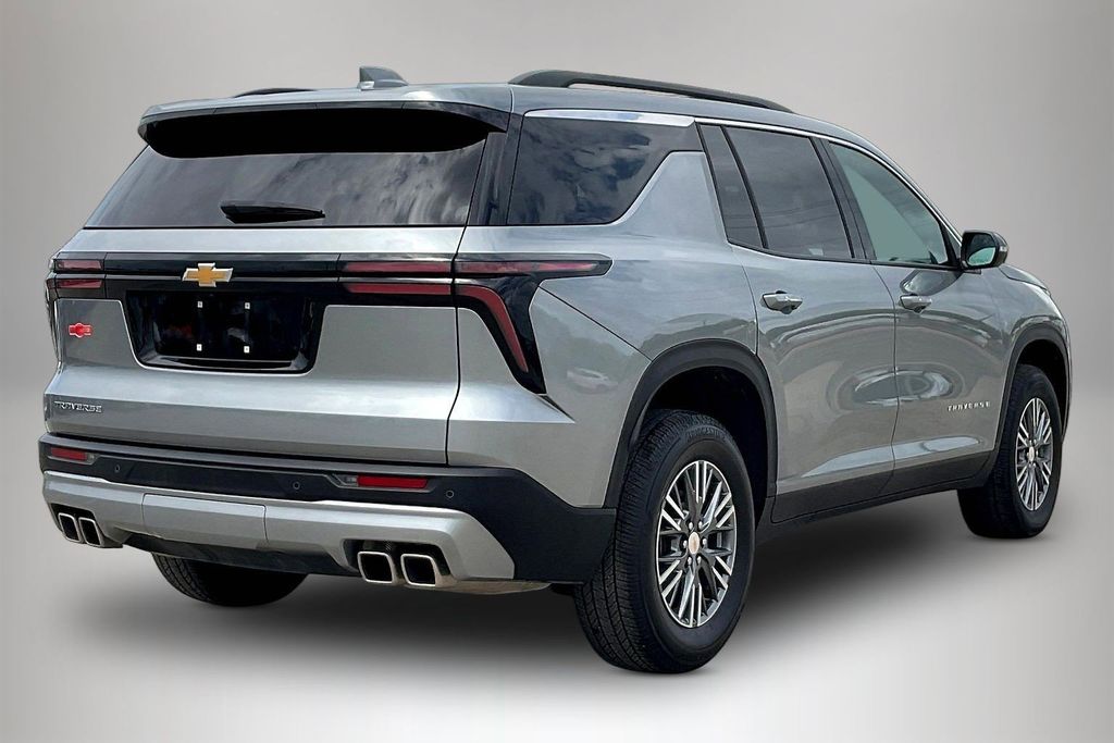 Used 2025 Chevrolet Traverse LT 4D Sport Utility