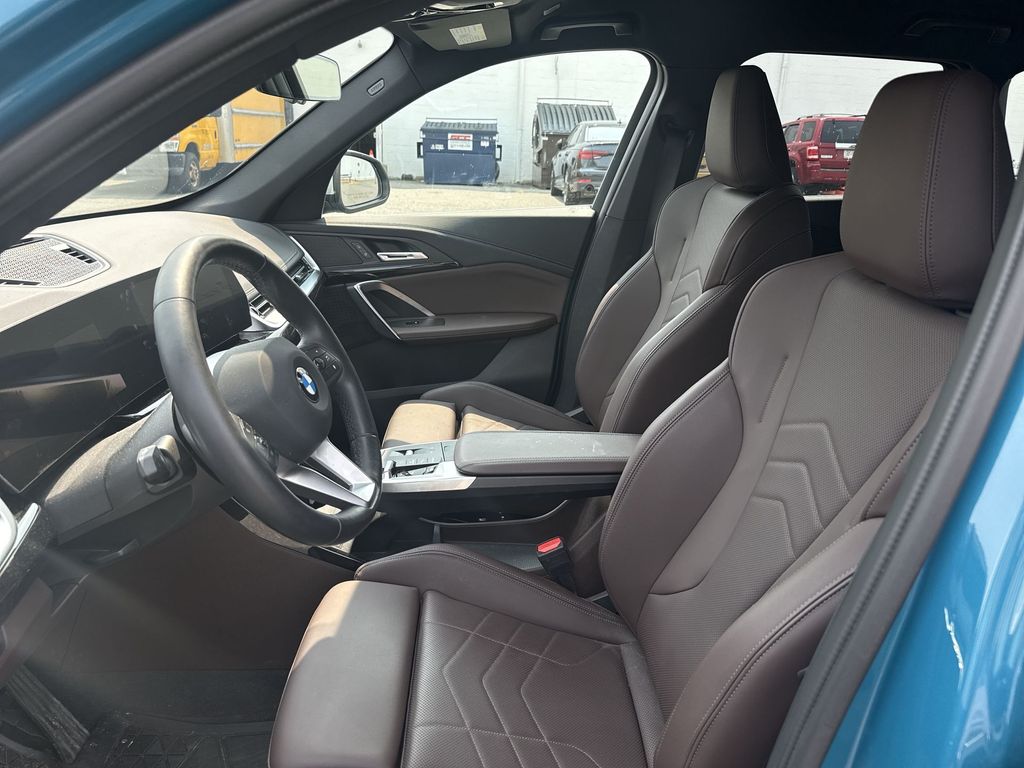 Thumbnail: 2023 BMW X1 - 11