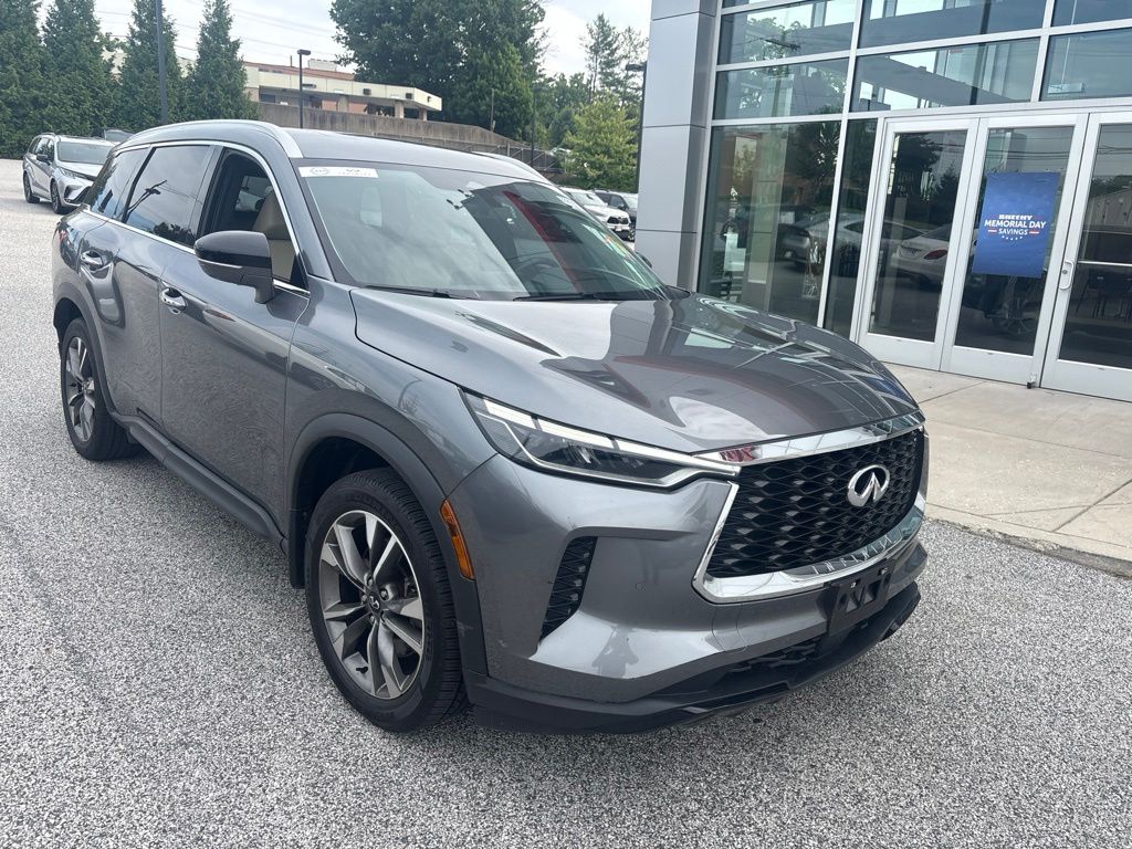 Used 2023 Gray INFINITI LUXE image 2